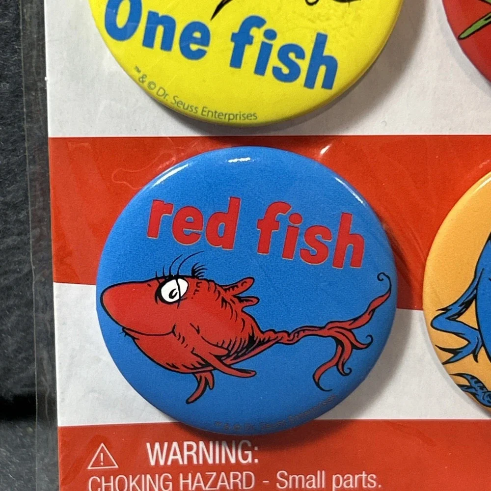 Dr. Seuss 4-Button Set – One‎ Fish Two Fish Red Fish Blue Fish 2009 – NOS